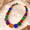 COLLAR MULTICOLOR DE PIEDRAS RESINA – COLOR, ELEGANCIA Y TENDENCIA