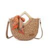 BOLSO DE RAFIA TRENZADA CON ASA DE MADERA Y PAÑUELO DECORATIVO 0072