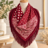 PAÑUELO CON FLECOS BURDEOS Y ESTAMPADO PAISLEY